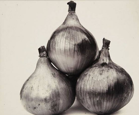 Charles Jones, Three-onions