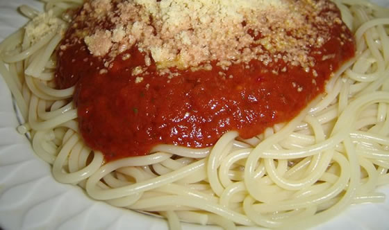 espaguetis-con-salsa