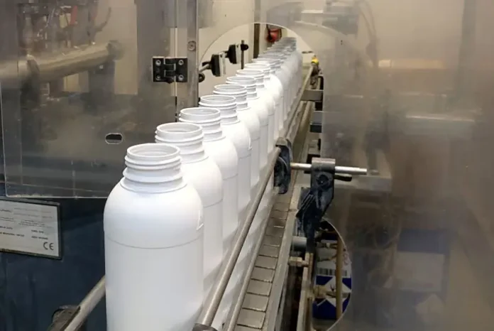 Llenado de envases agrícolas con fertilizantes