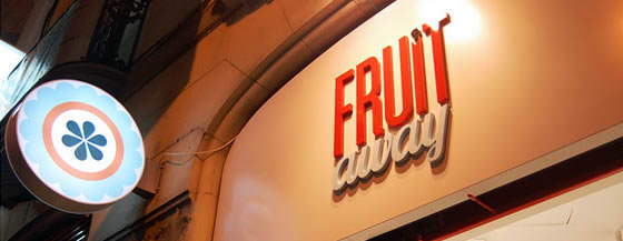 Exterior Fruit Away Valencia – Liqüids, crêpes y macedonias de frutas.