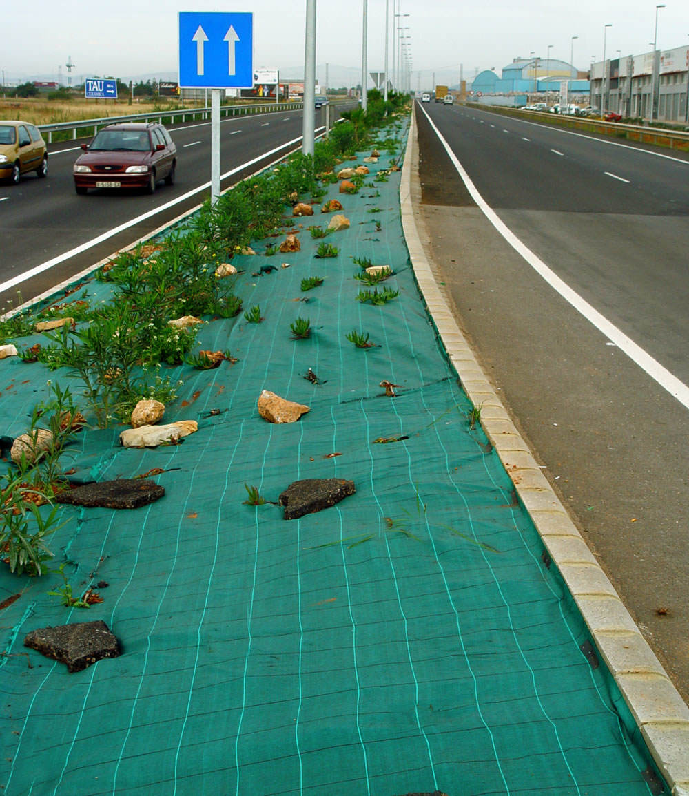 manipular Aeródromo Vacaciones Mallas antihierba en jardinería | Revista de Flores, Plantas, Jardinería,  Paisajismo y Medio ambiente