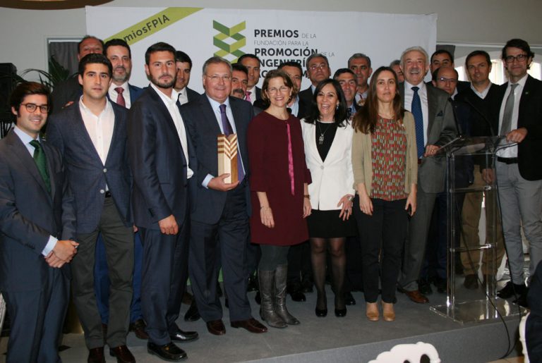 AEFA recibe el Premio Iniciativa y Desarrollo